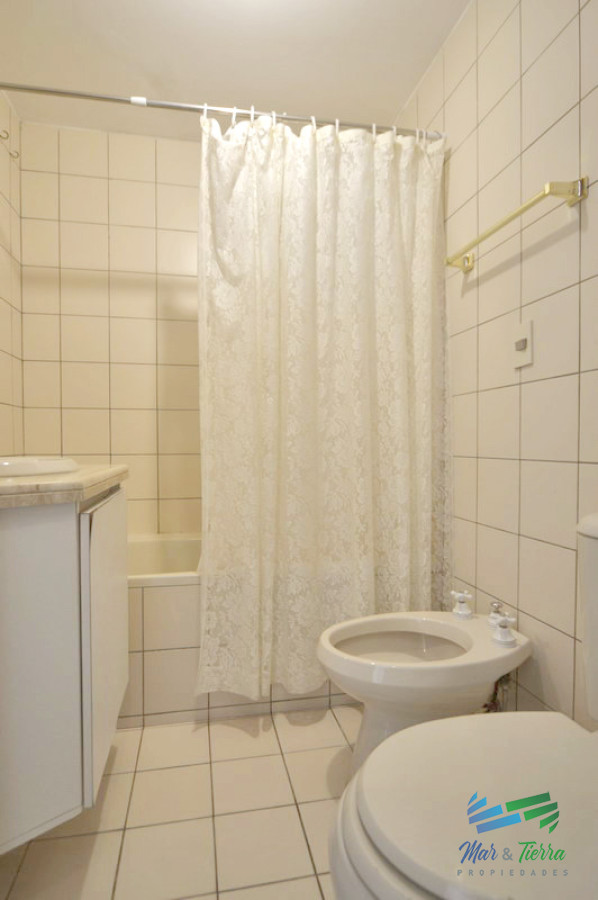 Apartamento ID.2675 - En venta.. muy buena oportunidad a pasitos del mar.