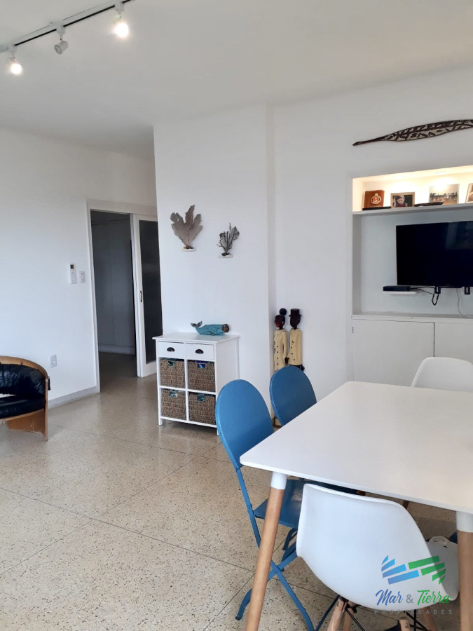 Apartamento ID.1405 - Oportunidad en venta con vista al mar, totalmente reciclado