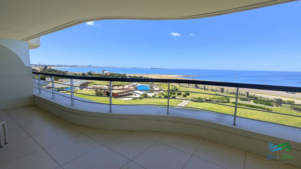 Apartamento ID.4955 - Venta de apartamento Petnhouse 3 dormitorios 3 baños frente al mar, playa MansaPunta del Este 