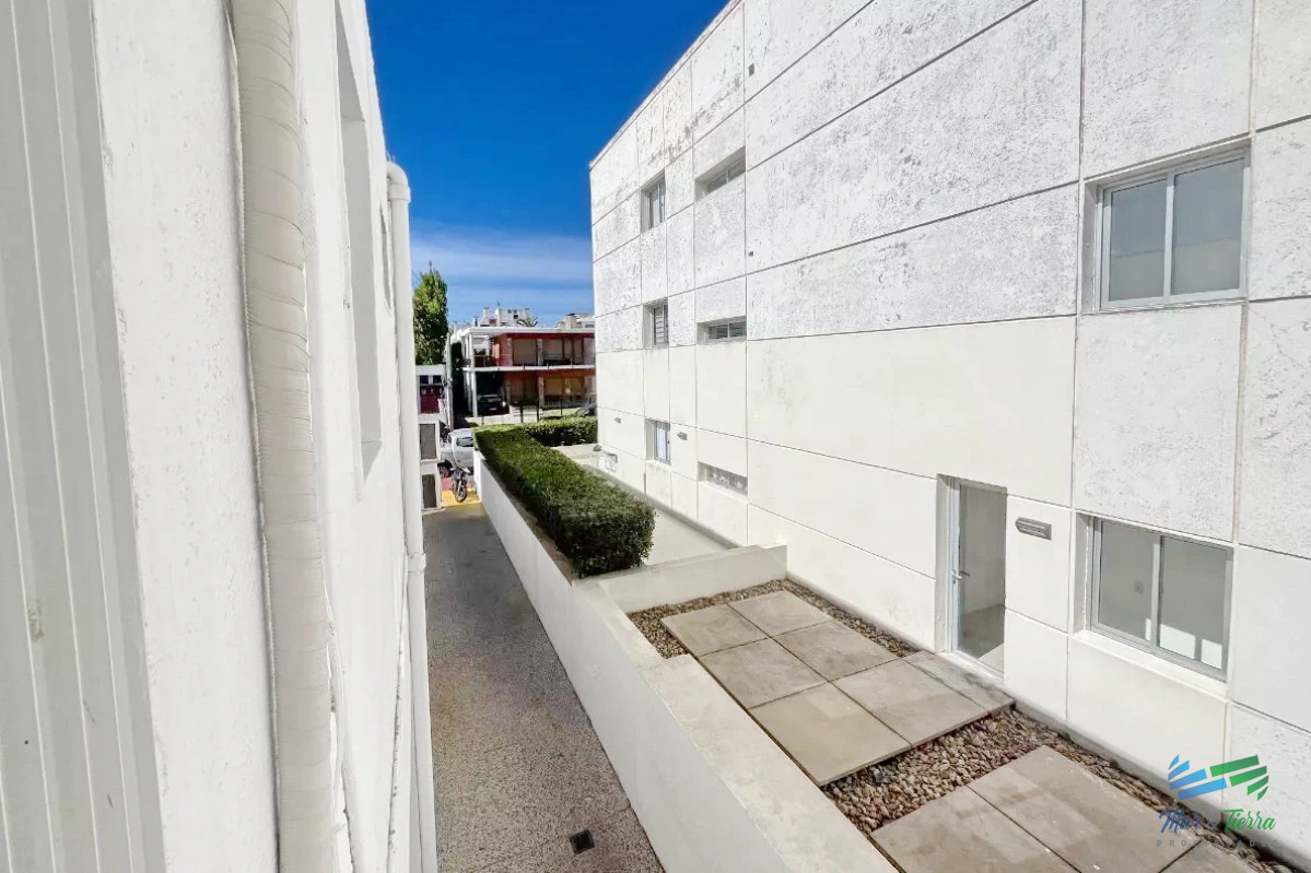 Apartamento ID.5074 - APARTAMENTO MONOAMBIENTE DISPONIBLE EN ALQUILER INVERNAL, PUNTA DEL ESTE, PENÍNSULA! 
