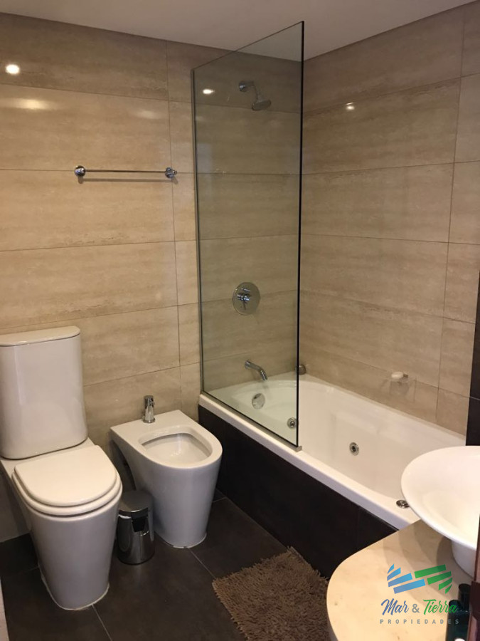 Apartamento ID.2961 - En venta.. piso alto , torre de categoría con excelente ubicación y servicios.