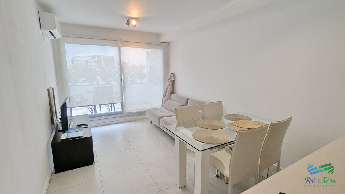 Apartamento ID.4911 - En venta apartamento 1 dormitorio con piscina en Peninsula, Punta del Este