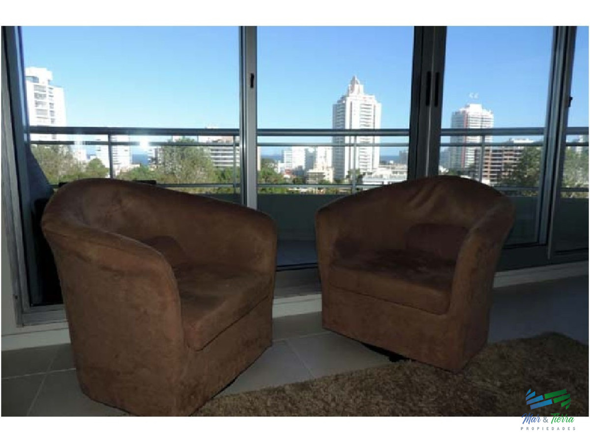 Apartamento ID.2361 - En venta.. Muy lindo apartamento sobre Av. Roosevelt, Punta del Este