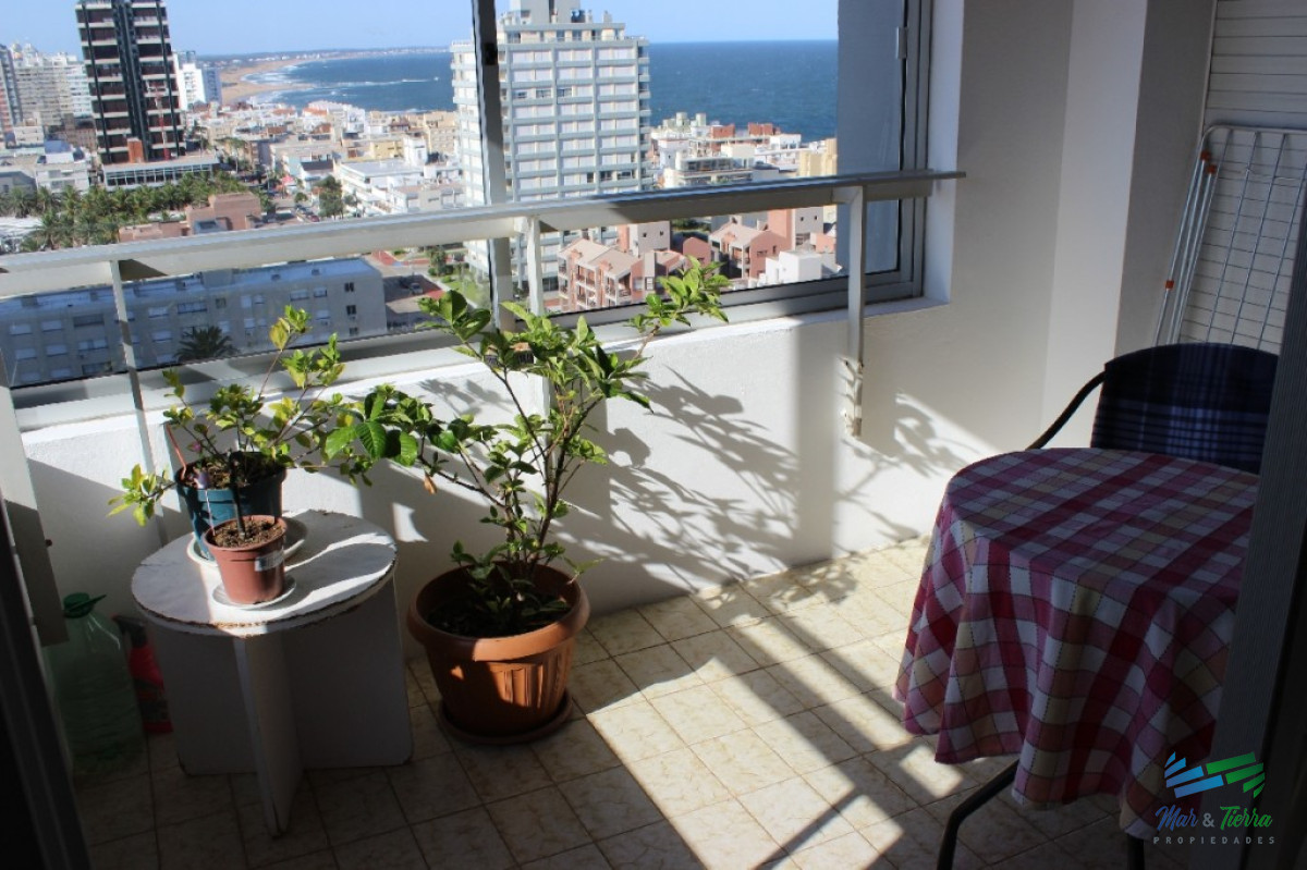 Apartamento ID.2302 - EN VENTA.. PISO ALTO CON VISTA AL PUERTO Y LA BRAVA !! MUY LUMINOSO