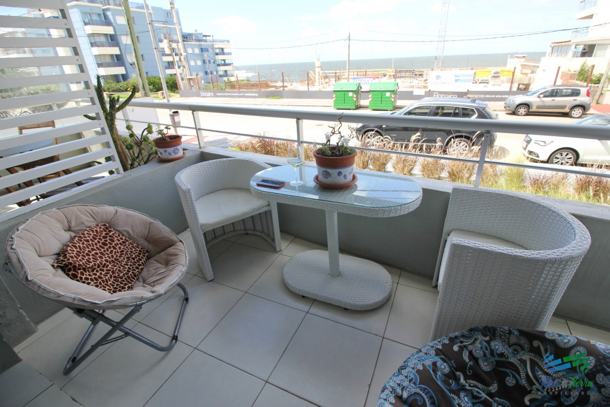 Apartamento ID.990 - Apartamento de 2 dormitorios en venta con vista al mar, Punta del Este