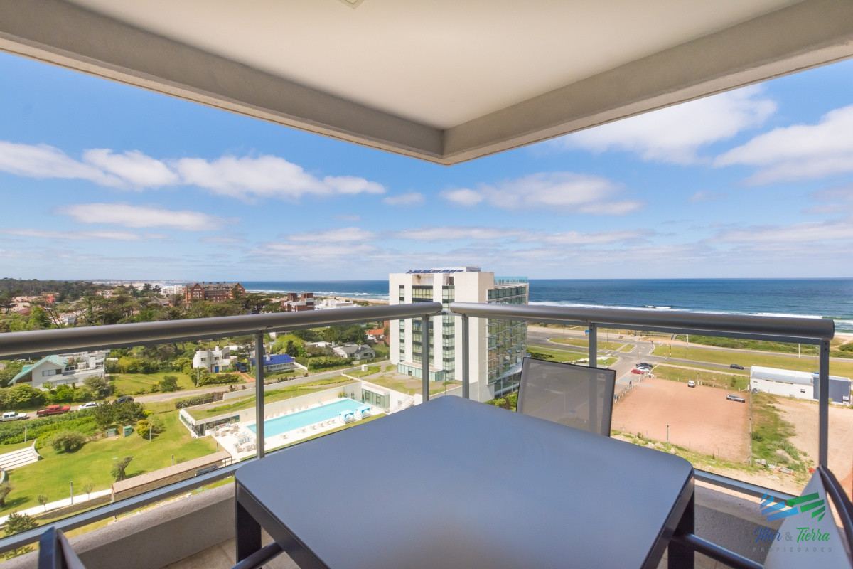 Apartamento ID.2324 - Alquilo excelente apartamento en torre de categoría.