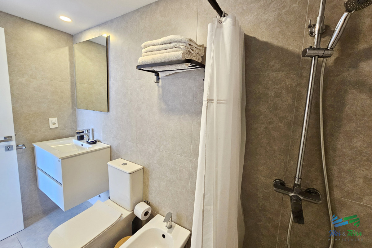 Apartamento ID.5007 - APARTAMENTO DISPONIBLE ALQUILER INVERNAL 2026, 1 DORMITORIO, EDIFICO MODERNO, PENÍNSULA, PUNTA DEL ESTE 
