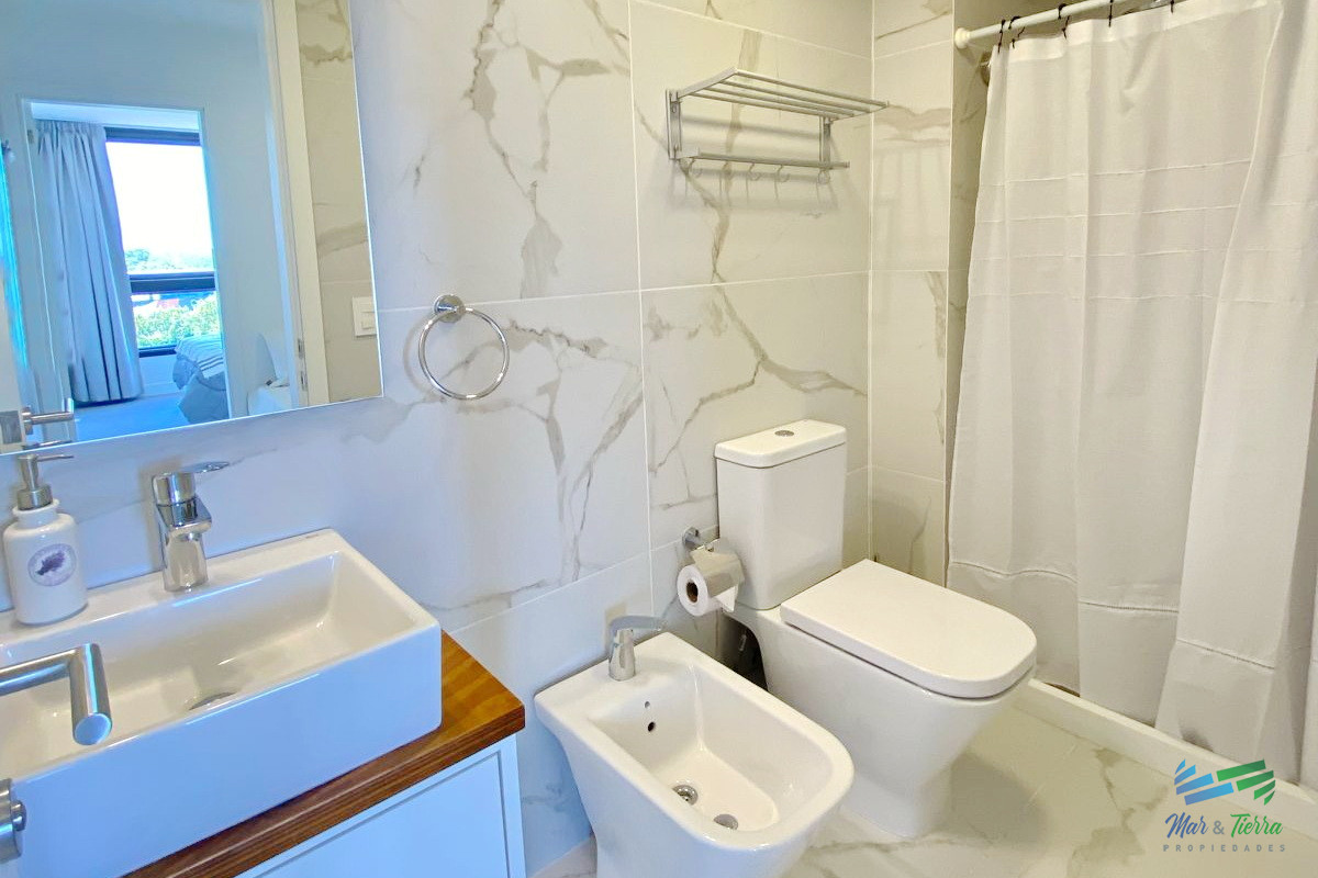 Apartamento ID.4558 - ALQUILER DE VERANO DISPONIBLE 2026, 1 DORMITORIO Y MEDIO, FULL AMENITIES, PUNTA DEL ESTE!