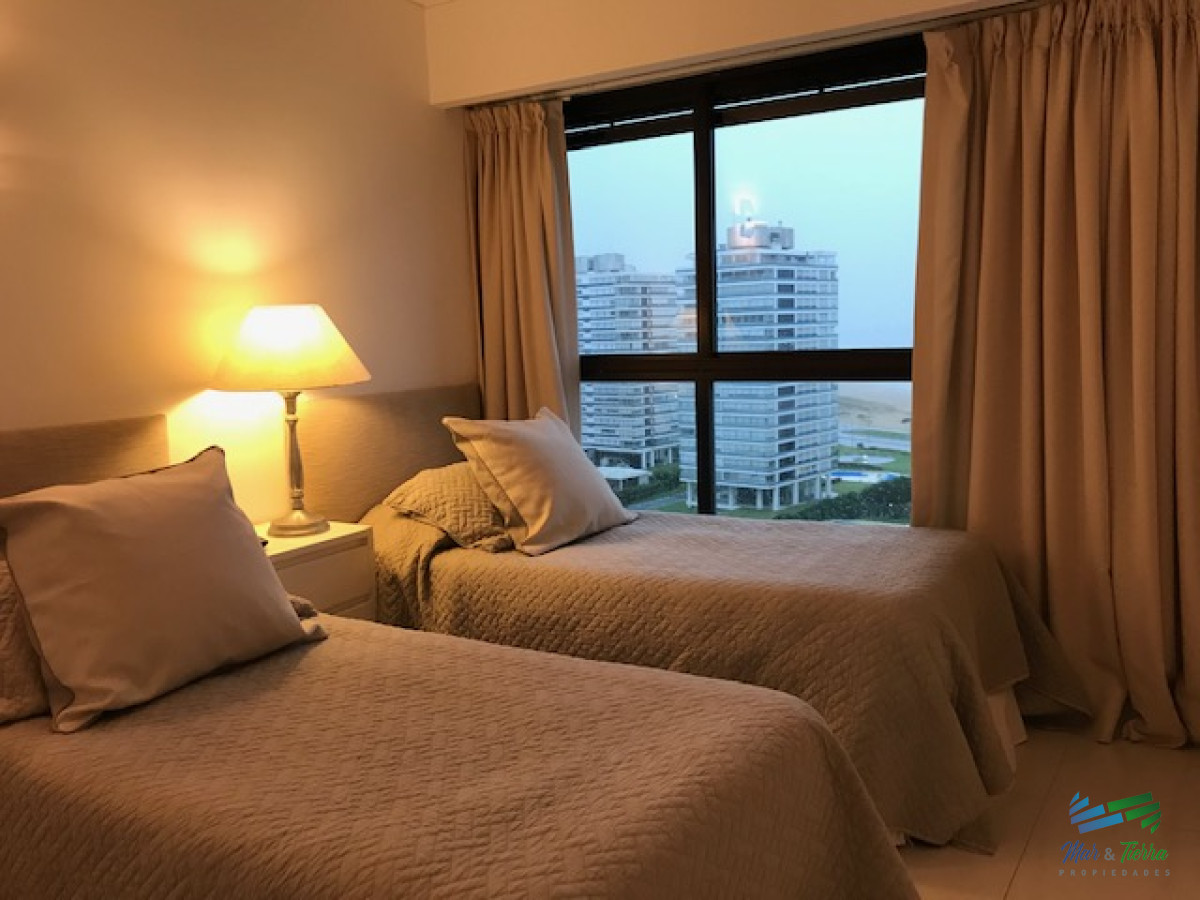Apartamento ID.263 - ALQUILER DISPONIBLE TEMPORADA 2026, TRES DORMITORIOS FRENTE AL MAR!! 