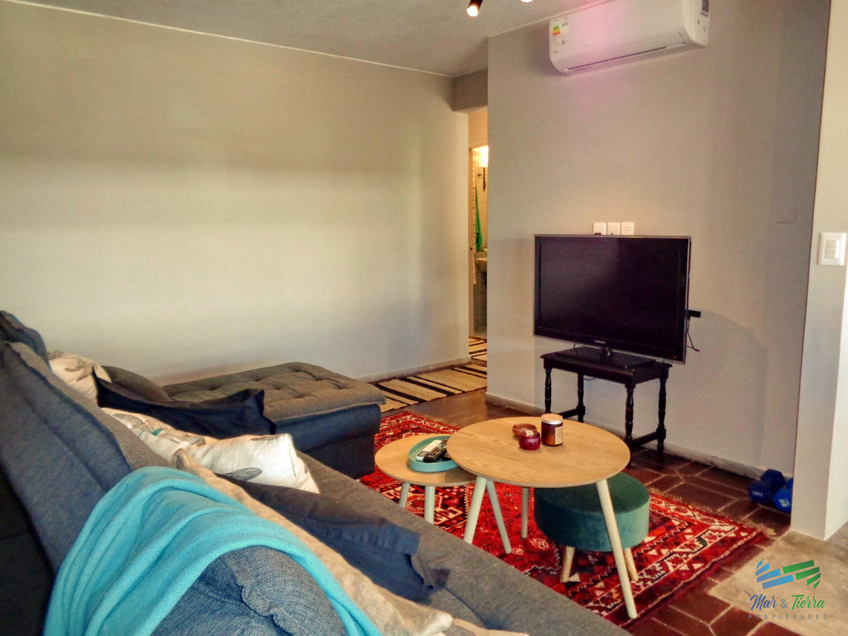 Apartamento ID.4750 - ALQUILER ANUAL, PENÍNSULA. DOS DORMITORIOS, DOS BAÑOS, MUY AMPLIO. 