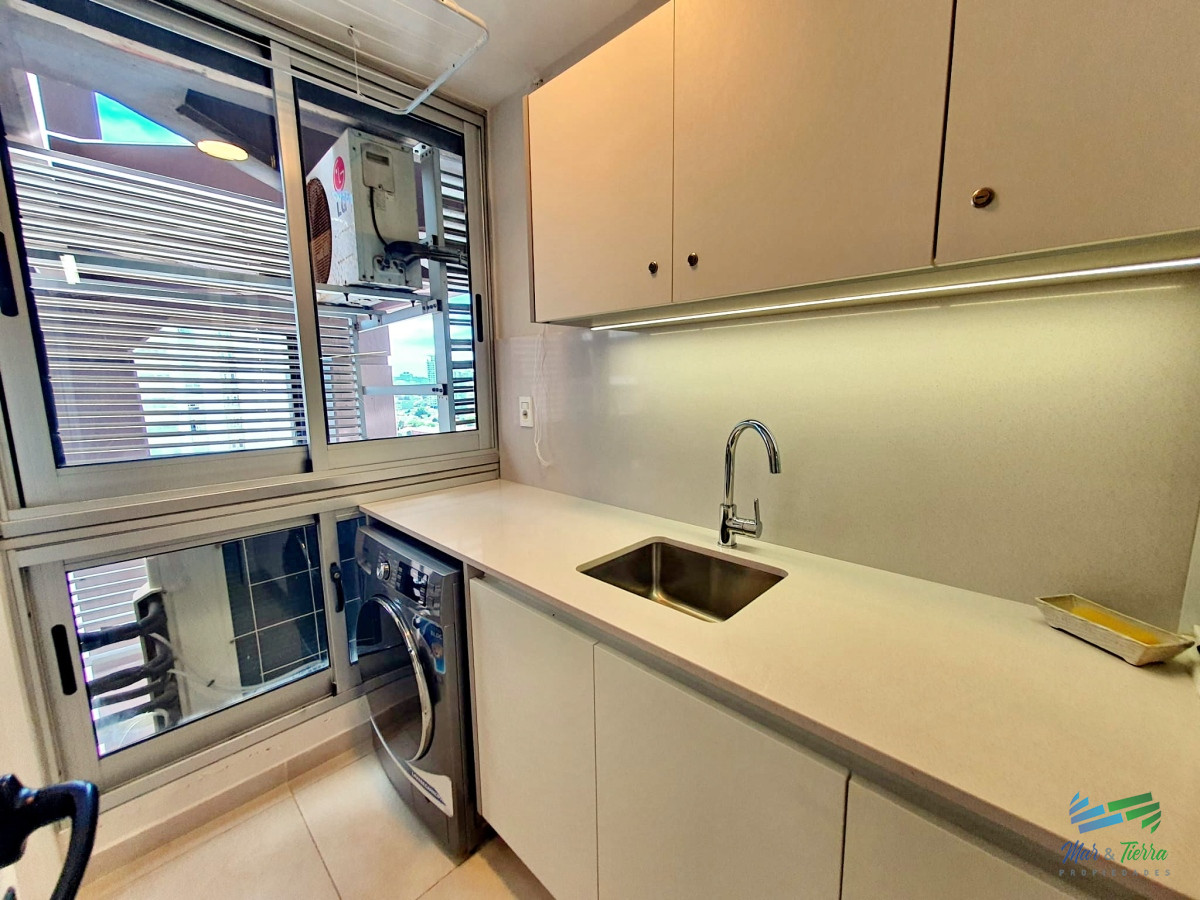 Apartamento ID.4552 - ALQUILO DEPARTAMENTO, 4 DORMITORIOS, LA MEJOR VISTA DE PUNTA DEL ESTE 