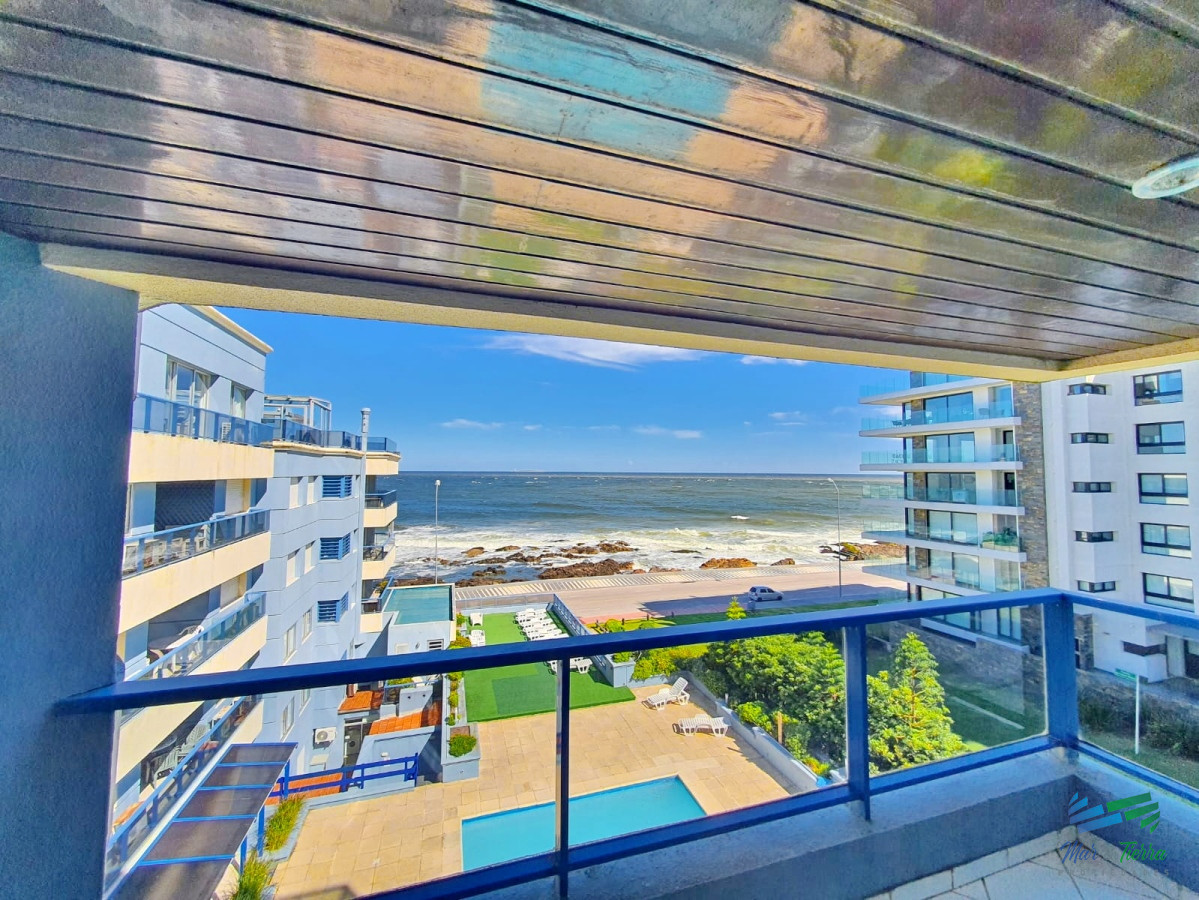 Apartamento ID.4481 - DEPARTAMENTO FRENTE AL MAR CON TRES DORMITORIOS, ALQUILER DE TEMPORADA 2024, PUNTA DEL ESTE. 