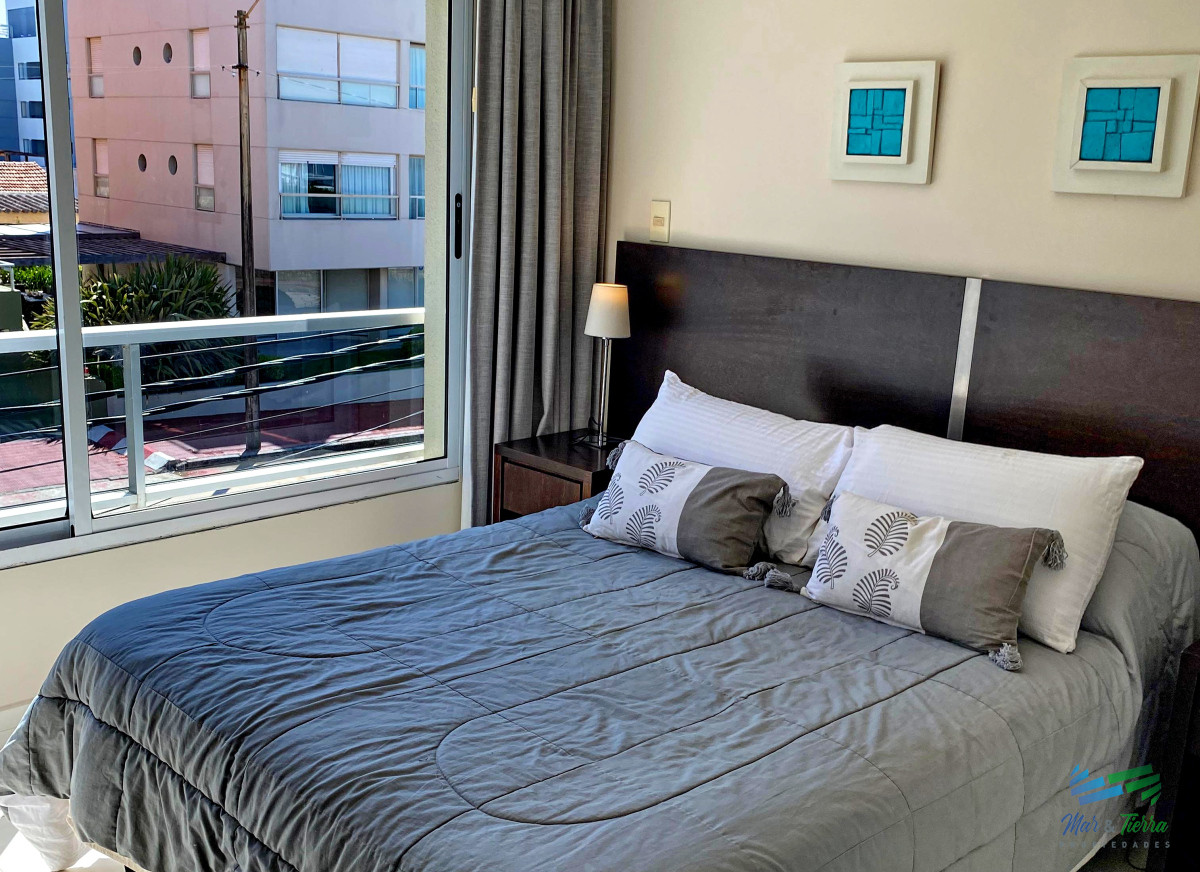Apartamento ID.2709 - Alquilo apartamento ANUAL EN PUNTA DEL ESTE , 1 dormitorio, Península. 