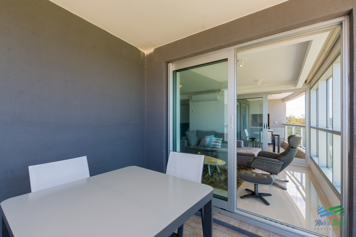 Apartamento ID.2324 - Alquilo excelente apartamento en torre de categoría.