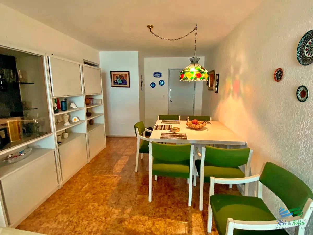 Apartamento ID.3220 - Vendo apartamento de 2 dormitorios, 2 baños y garage. Playa Brava, Punta del Este.