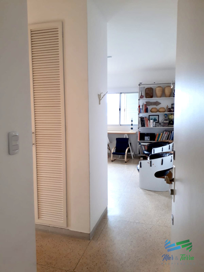 Apartamento ID.1405 - Oportunidad en venta con vista al mar, totalmente reciclado