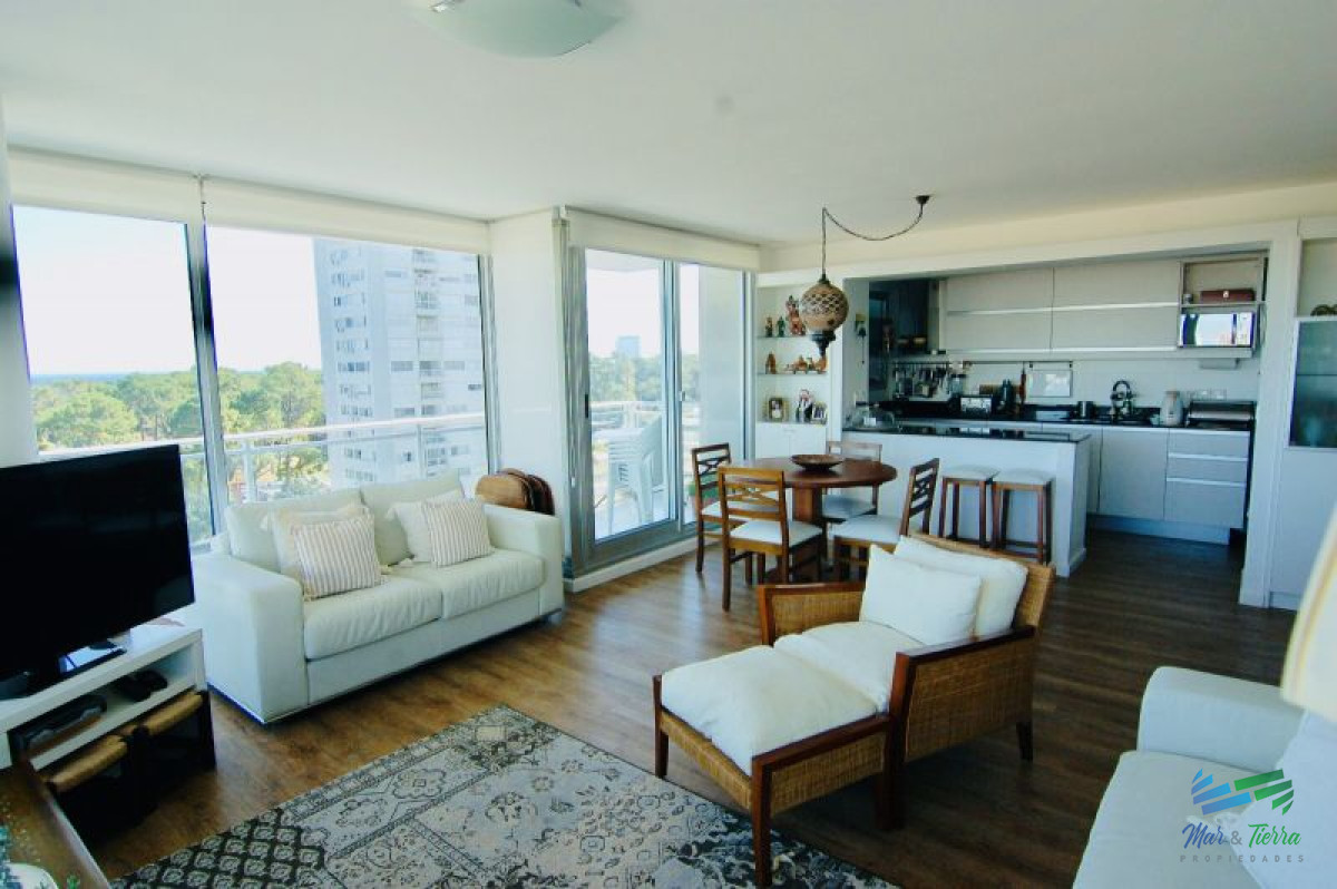 Apartamento ID.2533 - Apartamento 3 dormitorios en venta, Av. Roosevelt, Punta del Este