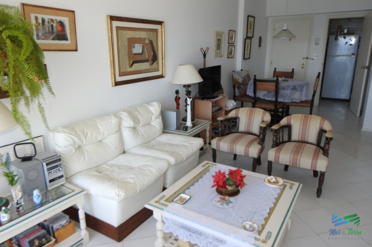 Apartamento ID.2201 - Oportunidad en venta Apartamento en piso alto, con vista franca al mar!!!, 