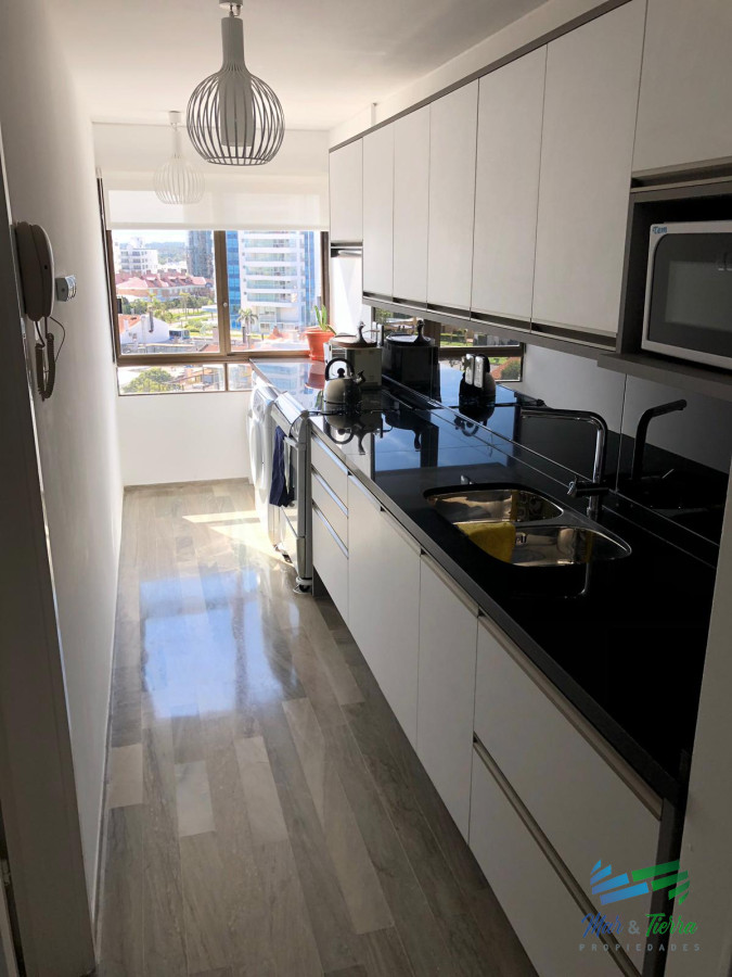 Apartamento ID.2283 - En venta.. gran oportunidad!!! piso intermedio con vista al mar.