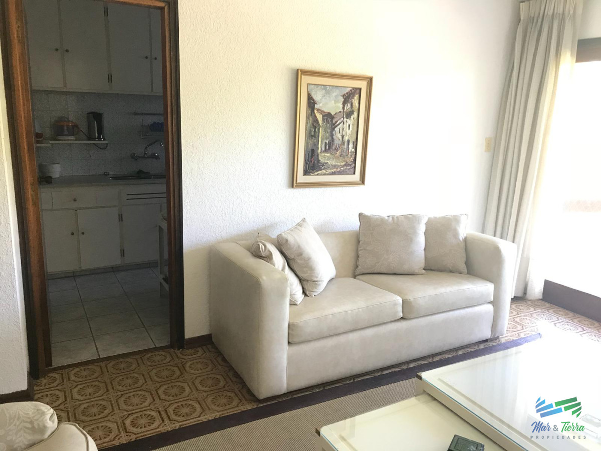 Apartamento ID.2879 - En venta y alquiler Apto a 100 ms del mar, playa mansa.