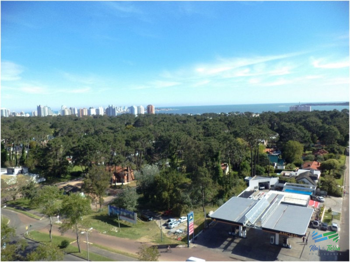 Apartamento ID.1513 - Dpto.reciclado, amplio y luminoso, con vistas de casi 360º.