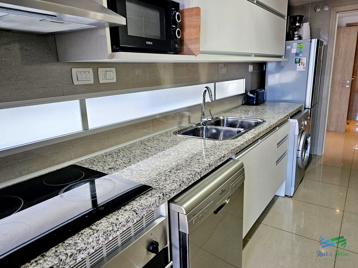 Apartamento ID.4948 - Venta de apartamento a estrenar de 2 suites en playa Brava Punta del Este