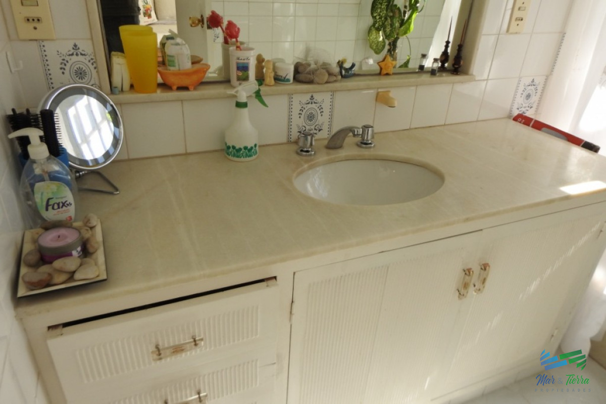 Apartamento ID.2201 - Oportunidad en venta Apartamento en piso alto, con vista franca al mar!!!, 