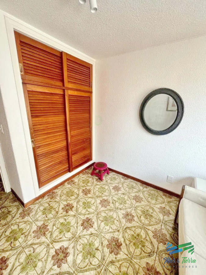 Apartamento ID.5667 - Venta de apartamento 2 y medio dormitorios en la península Punta del este  