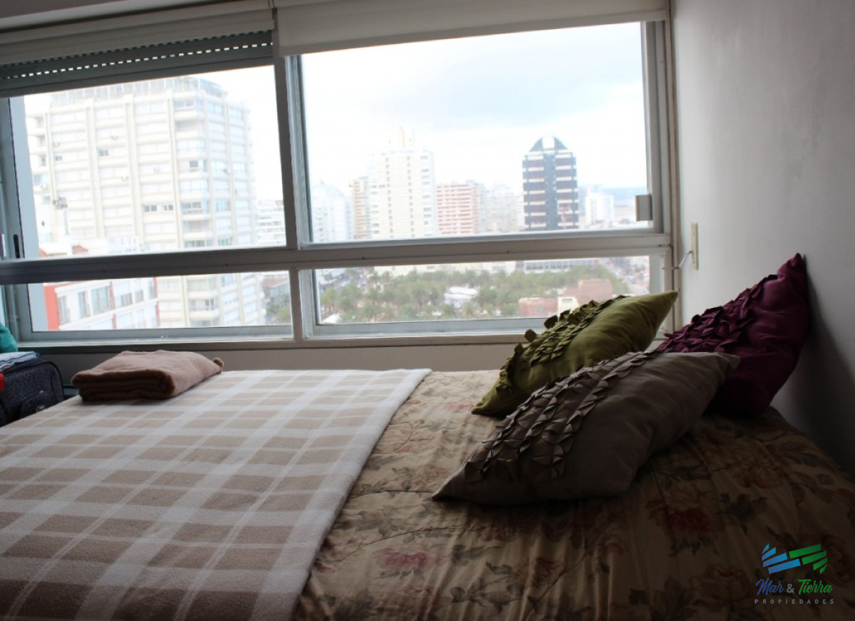 Apartamento ID.2302 - EN VENTA.. PISO ALTO CON VISTA AL PUERTO Y LA BRAVA !! MUY LUMINOSO