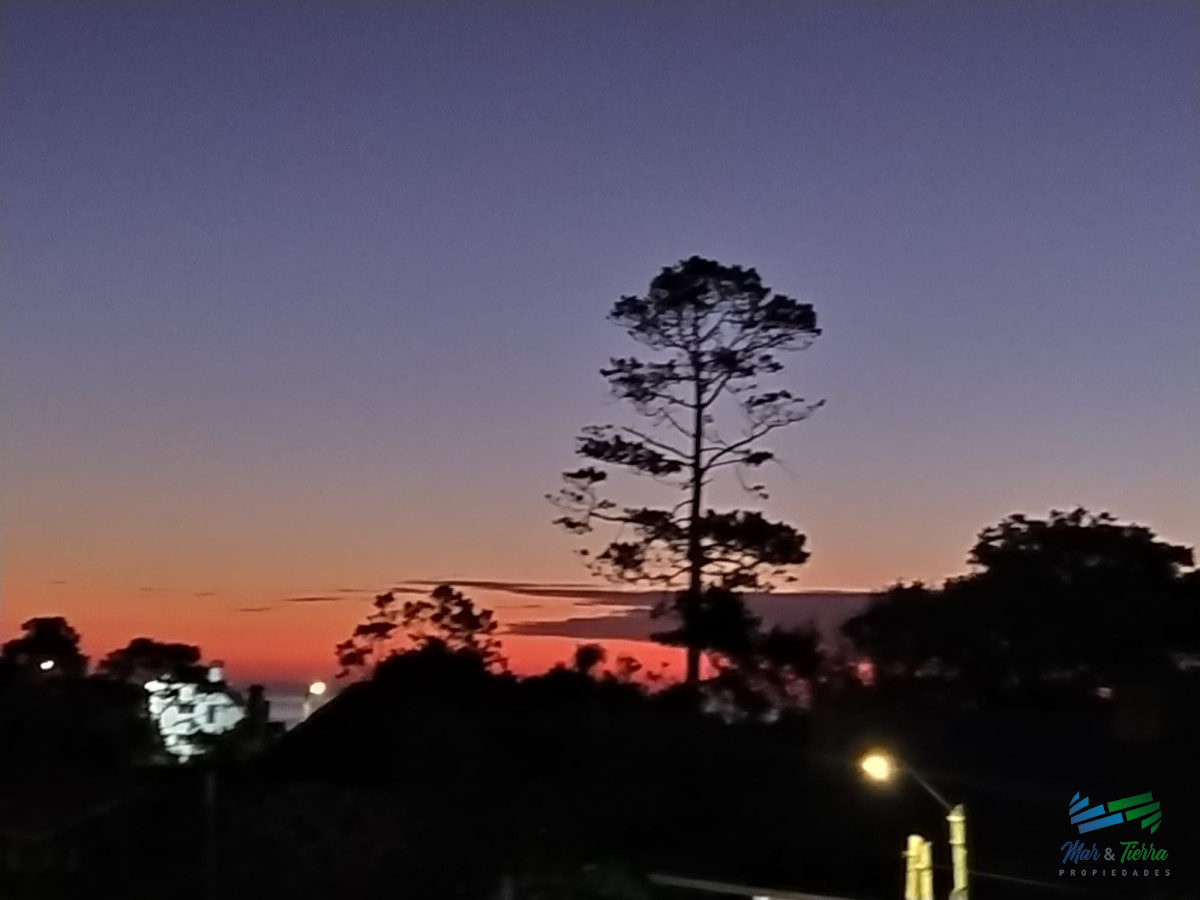 Apartamento ID.3747 - Apartamento tipo Penthouse de 3 dormitorios, Playa Mansa, Punta del Este