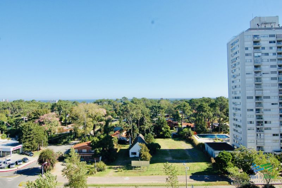 Apartamento ID.2533 - Apartamento 3 dormitorios en venta, Av. Roosevelt, Punta del Este