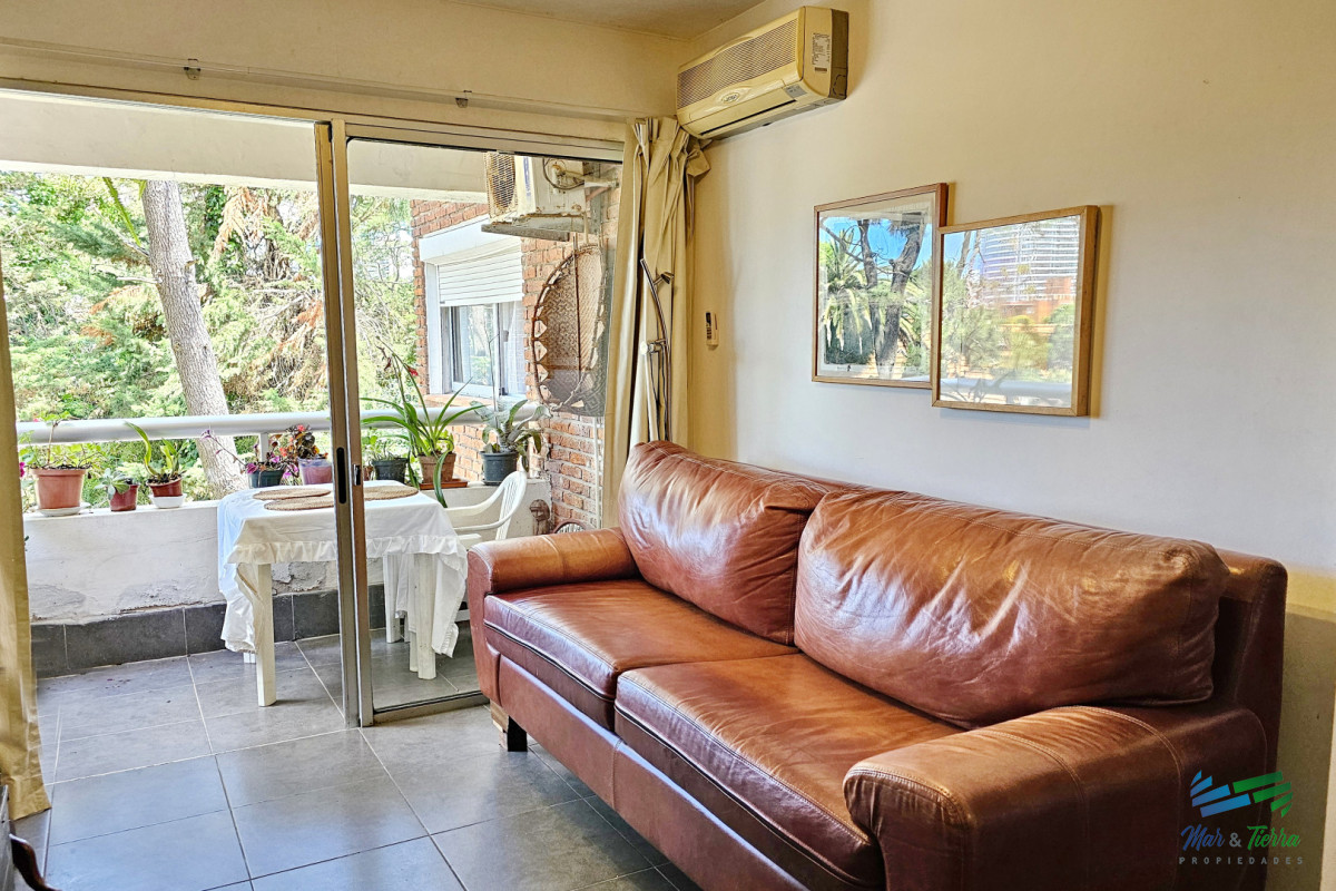 Apartamento ID.5002 - En venta 2 Dormitorios con garaje en Aidy Grill, Punta del Este