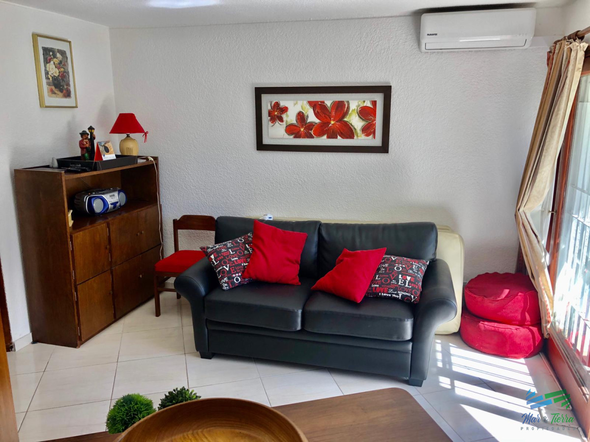 Apartamento ID.2982 - En venta , apartamento muy lindo, reciclado a 100 ms del mar (Brava)