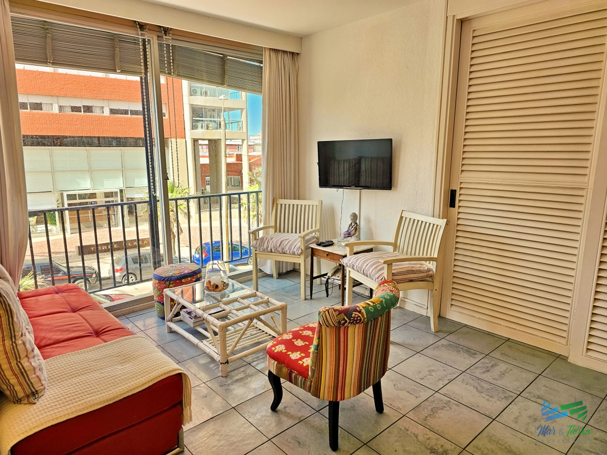 Apartamento ID.4431 - Vendo apartamento dos dormitorio en la peninsula, Punta Del Este. 