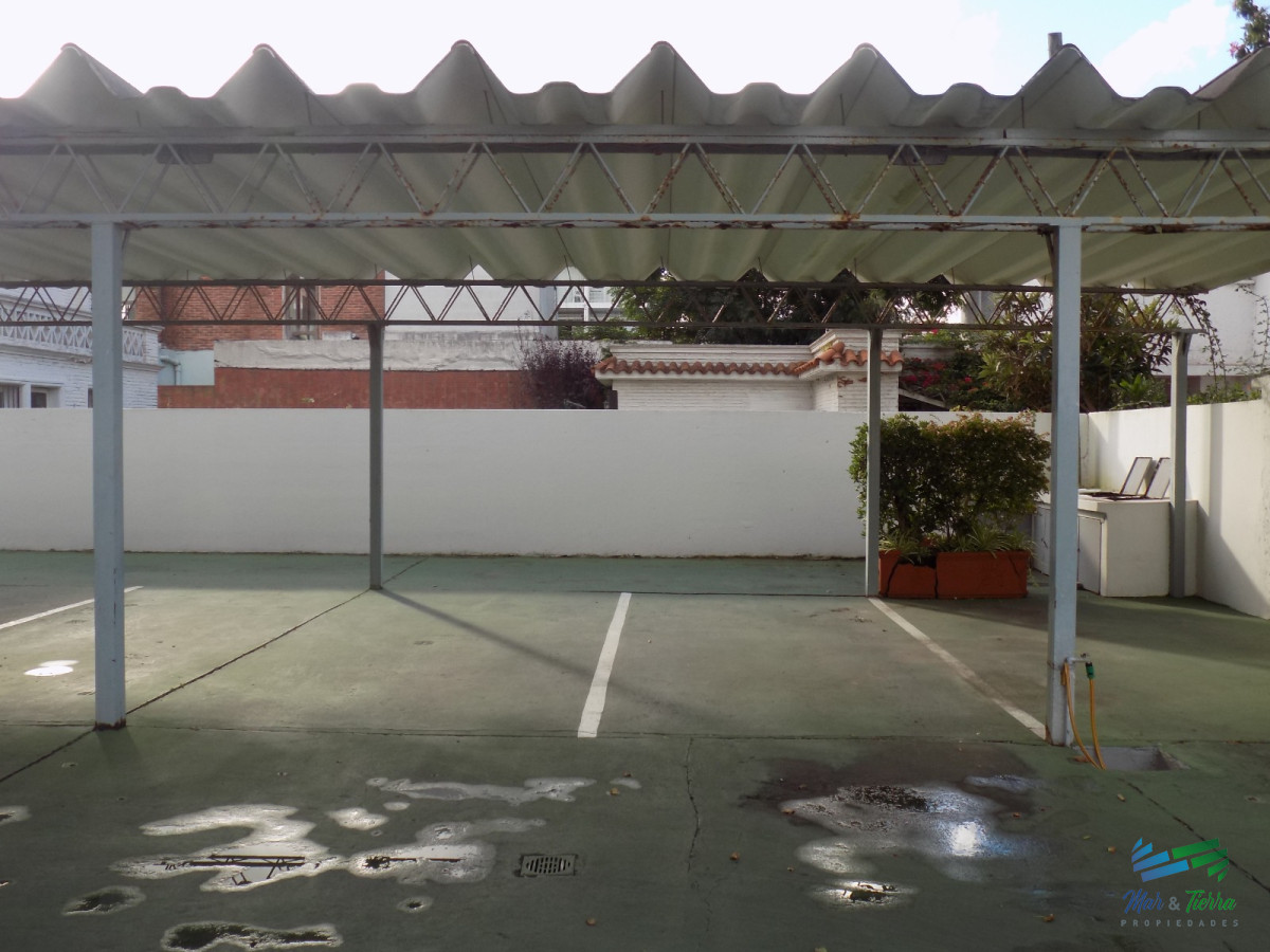 Apartamento ID.2190 - Vendo apartamento 3 dormitorios frente a playa mansa, Punta del Este.