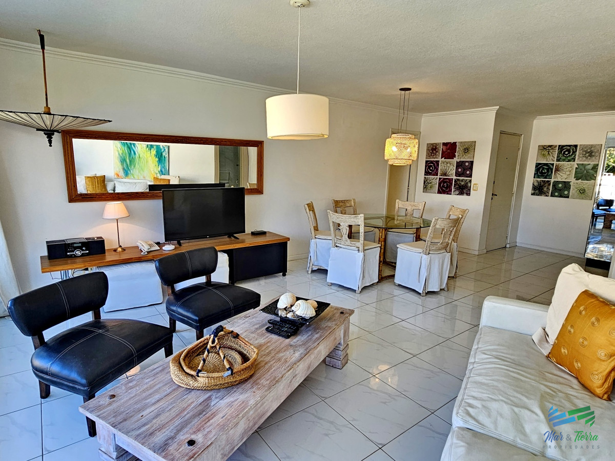 Apartamento ID.4820 - ALQUILER TEMPORADA, PLAYA MANSA, DOS DORMITORIOS