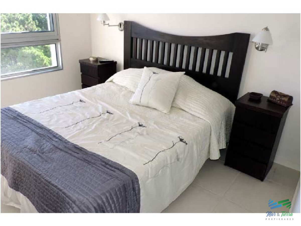Apartamento ID.2361 - En venta.. Muy lindo apartamento sobre Av. Roosevelt, Punta del Este
