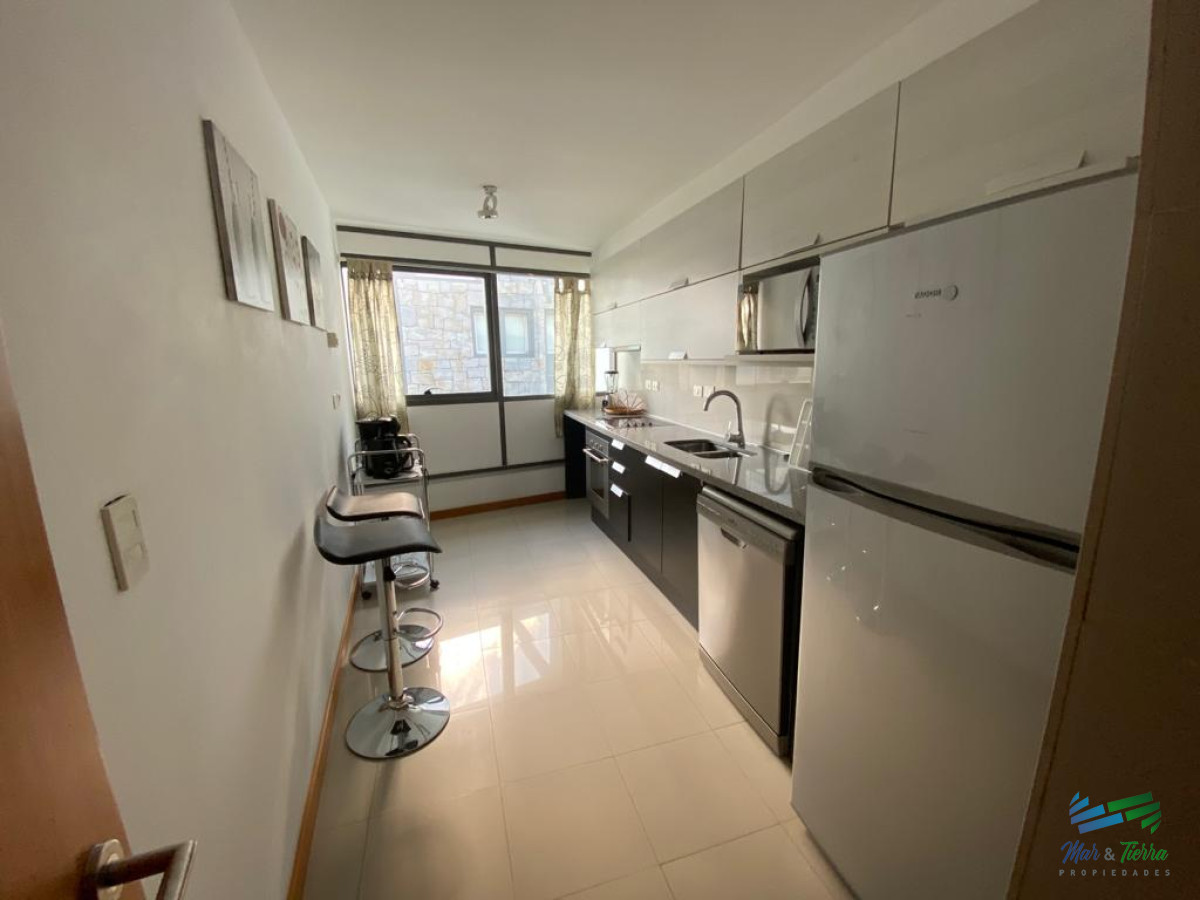 Apartamento ID.2728 - Vendo apartamento 3 dormitorios en brava frente al mar, Punta del Este.