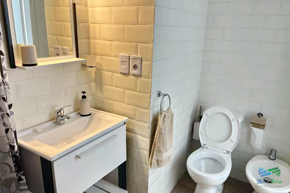 Apartamento ID.5074 - APARTAMENTO MONOAMBIENTE DISPONIBLE EN ALQUILER INVERNAL, PUNTA DEL ESTE, PENÍNSULA! 