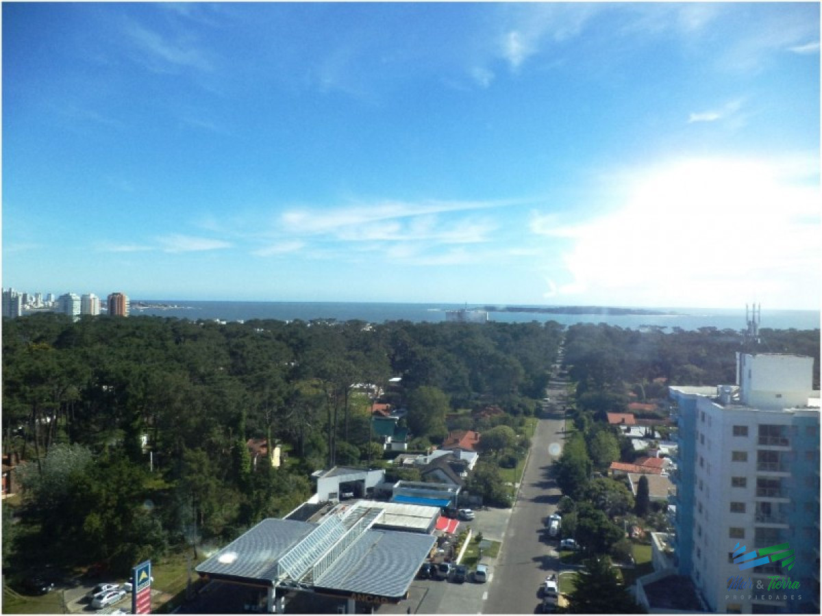 Apartamento ID.1513 - Dpto.reciclado, amplio y luminoso, con vistas de casi 360º.