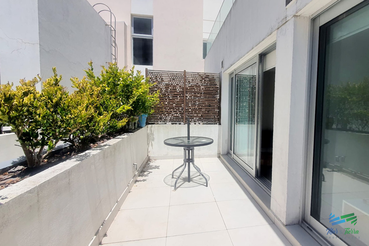 Apartamento ID.4911 - En venta apartamento 1 dormitorio con piscina en Peninsula, Punta del Este