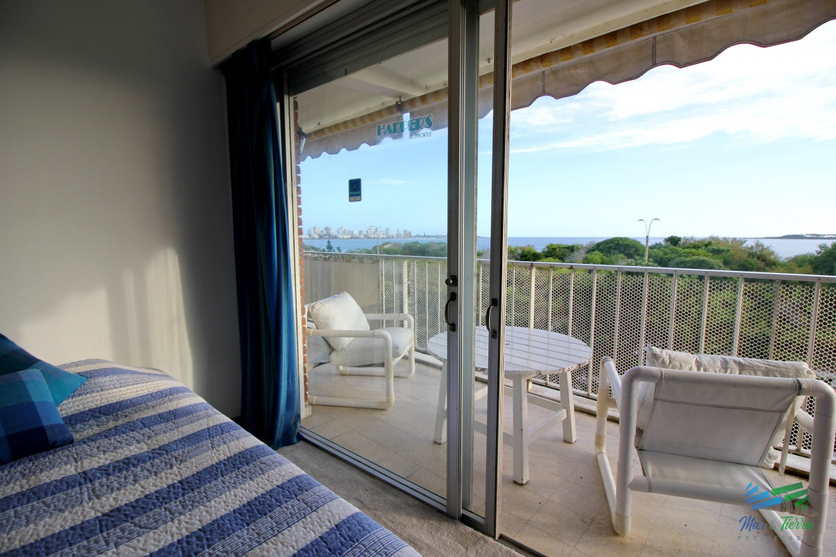 Apartamento ID.2502 - En venta apartamento 3 dormitorios en primera linea sobre Playa Mansa, Punta del Este.