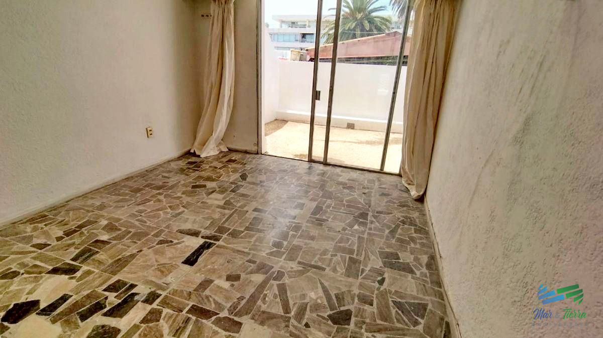 Apartamento ID.4840 - Venta apartamento 1 dormitorio, con patio y garaje en Peninsula, cerca Faro y Puerto, Punta del Este
