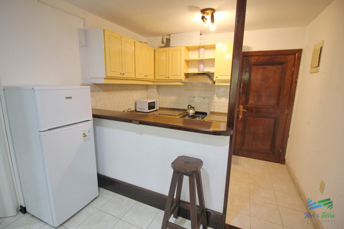 Apartamento ID.2345 - Vendo apartamento 1 dormitorio y garaje, cerca shopping, Punta del Este