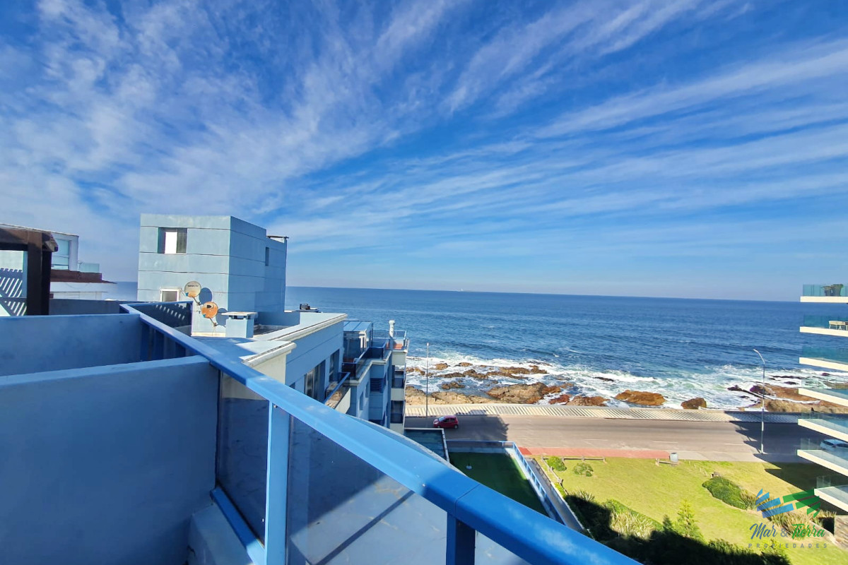 Apartamento ID.1063 - APARTAMENTO FRENTE AL MAR, EN VENTA. CON TERRAZA PRIVADA, EN LA PENÍNSULA, PUNTA DEL ESTE! 