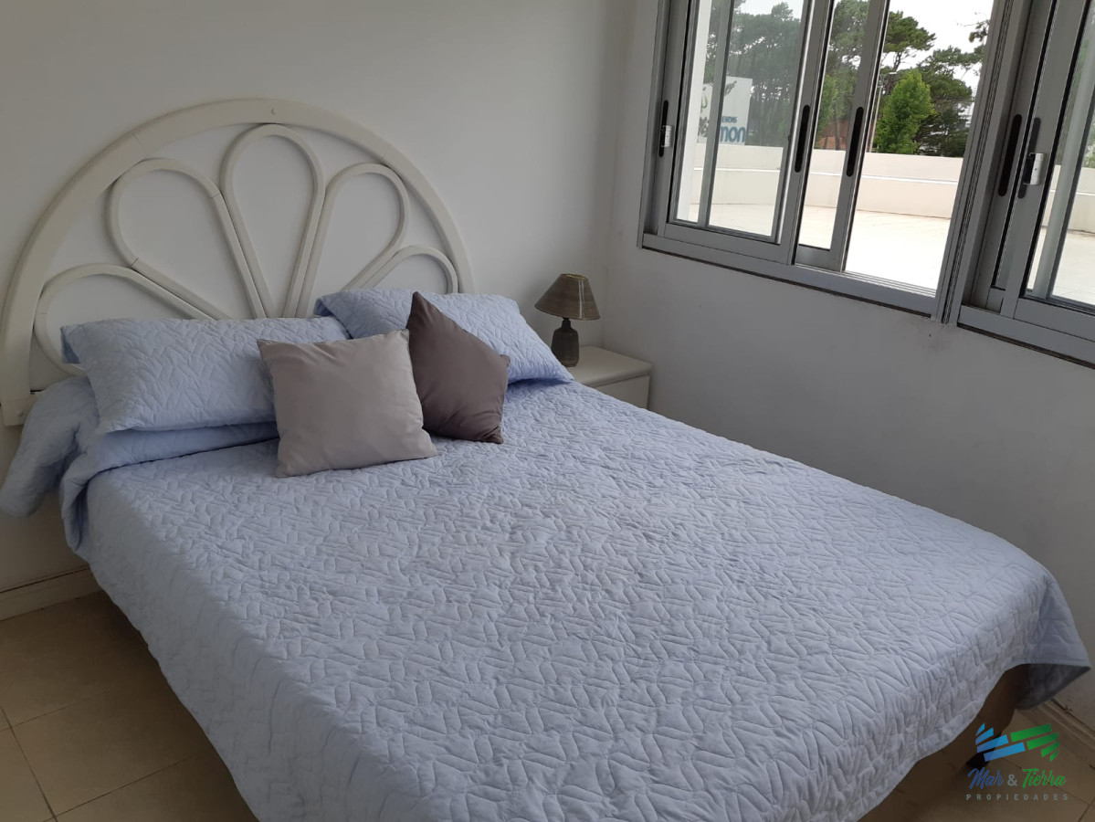 Apartamento ID.2786 - Vendo apartamento 1 dormitorio, edificio con servicios, en Roosevelt, Punta del Este.