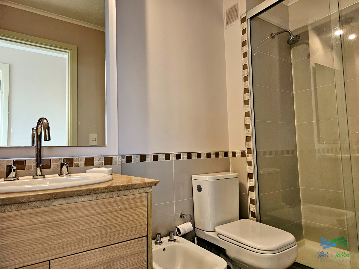 Apartamento ID.4128 - Vendo apartamento en Ocean Drive 2 dormitorios, excelentes servicios, Punta del Este