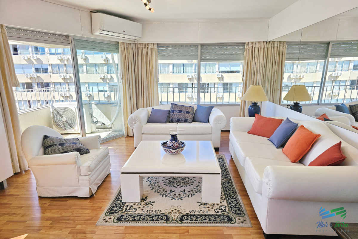 Apartamento ID.4619 - Venta de apartamento 2 dormitorios 2 baños en Peninsula de Punta del Este con impresionante vista