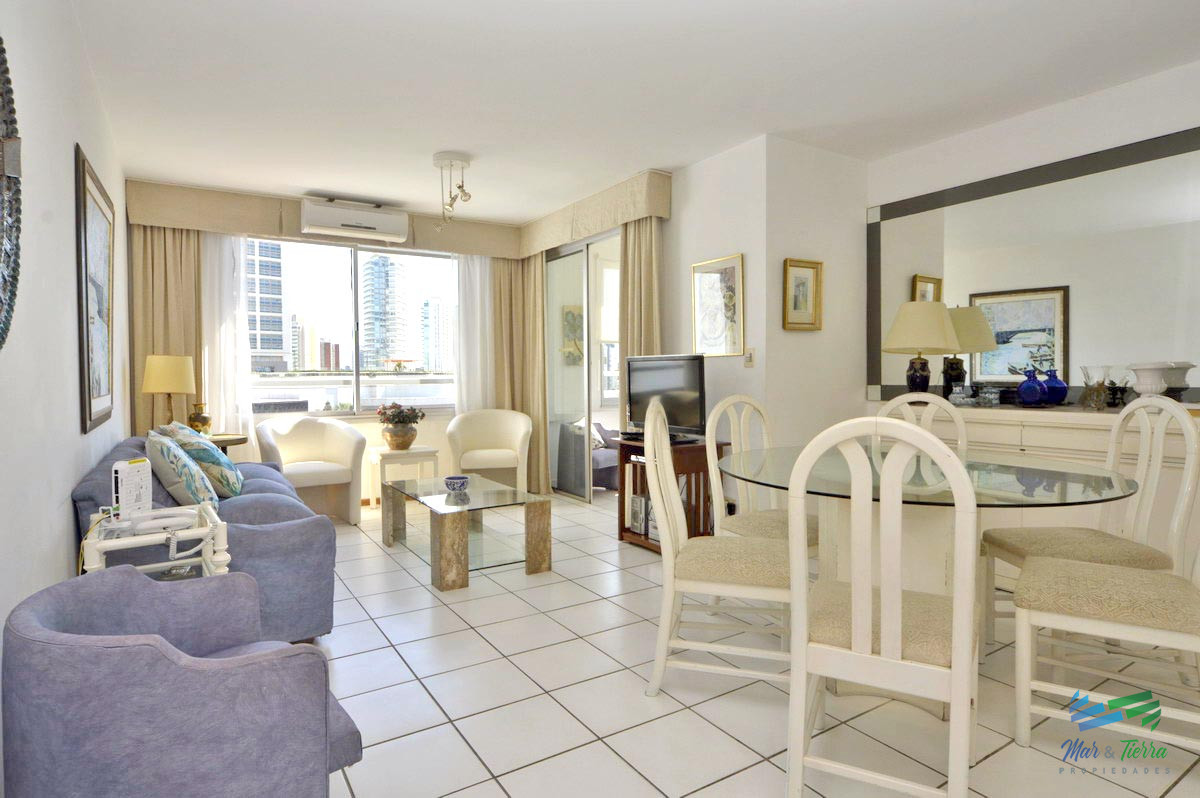 Apartamento ID.2675 - En venta.. muy buena oportunidad a pasitos del mar.