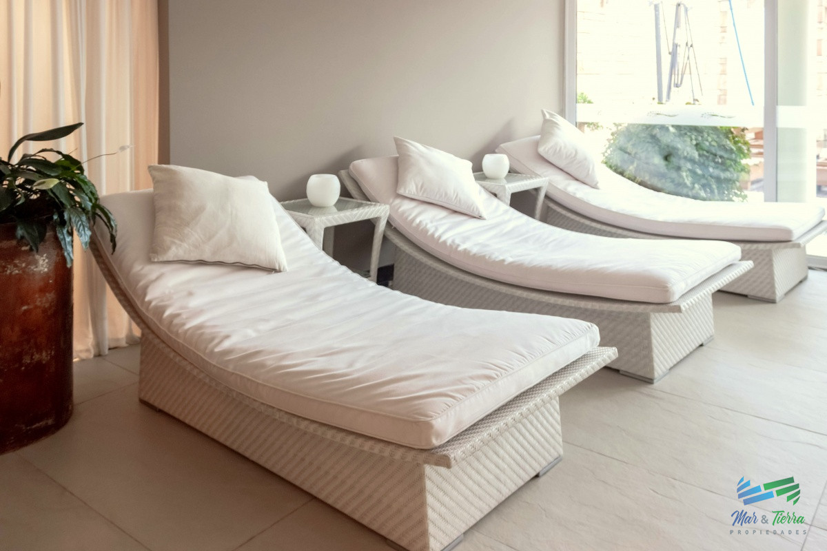 Apartamento ID.4209 - VENTA de apartamento de 2 dormitorios sobre playa Mansa de Punta del Este